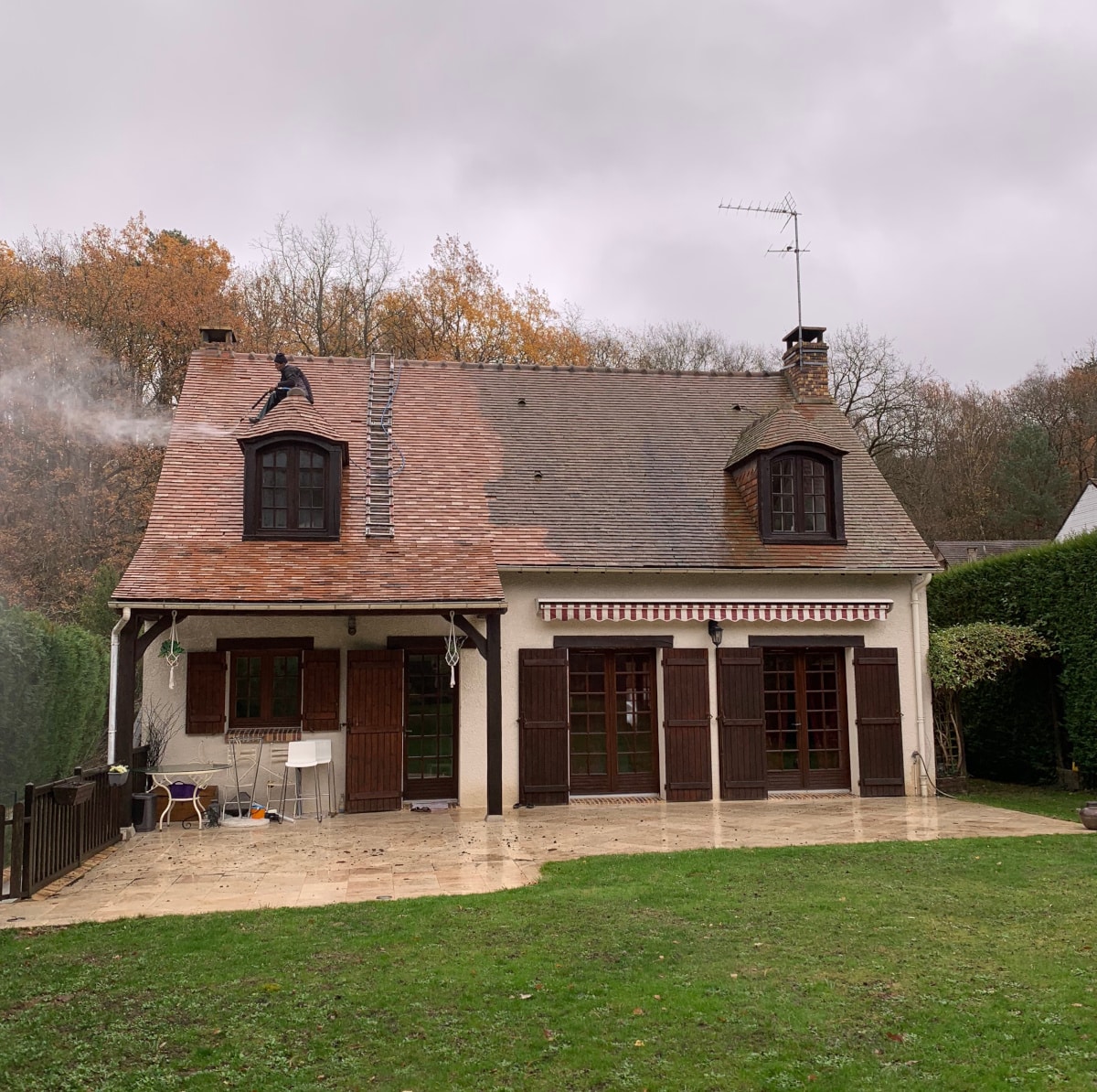 Démoussage de toiture — Jean-Jacques Robert, couvreur à Avrainville